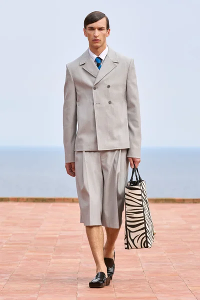 Look 39